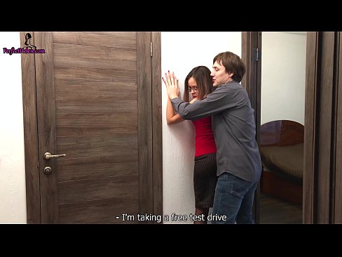 ❤️ Sexy Realtor sensually jerks his pussy and fucks while selling his apartment - Krempai ❤❌ مقعد فحش